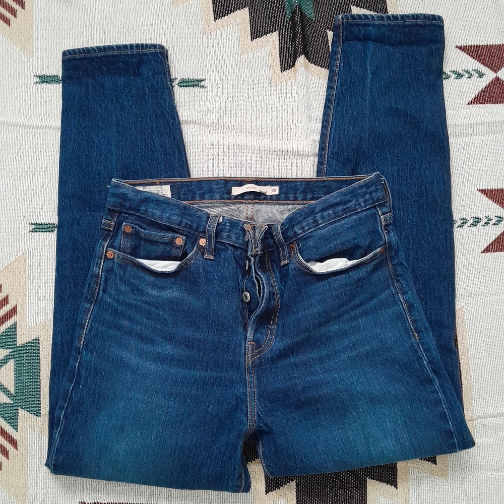 28x27 Levi Jeans Wedgie